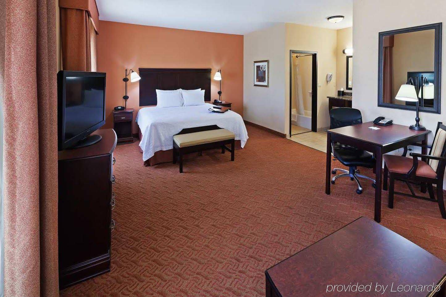 Durant Inn & Suites - photo 17