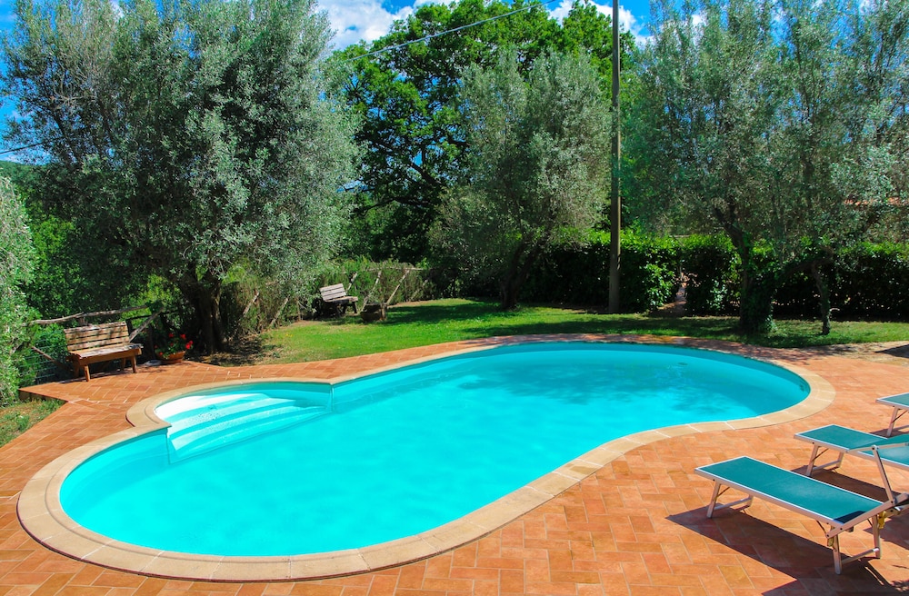 Agriturismo Millefiori — 4-Star Luxury Hotel in Manciano, Italy