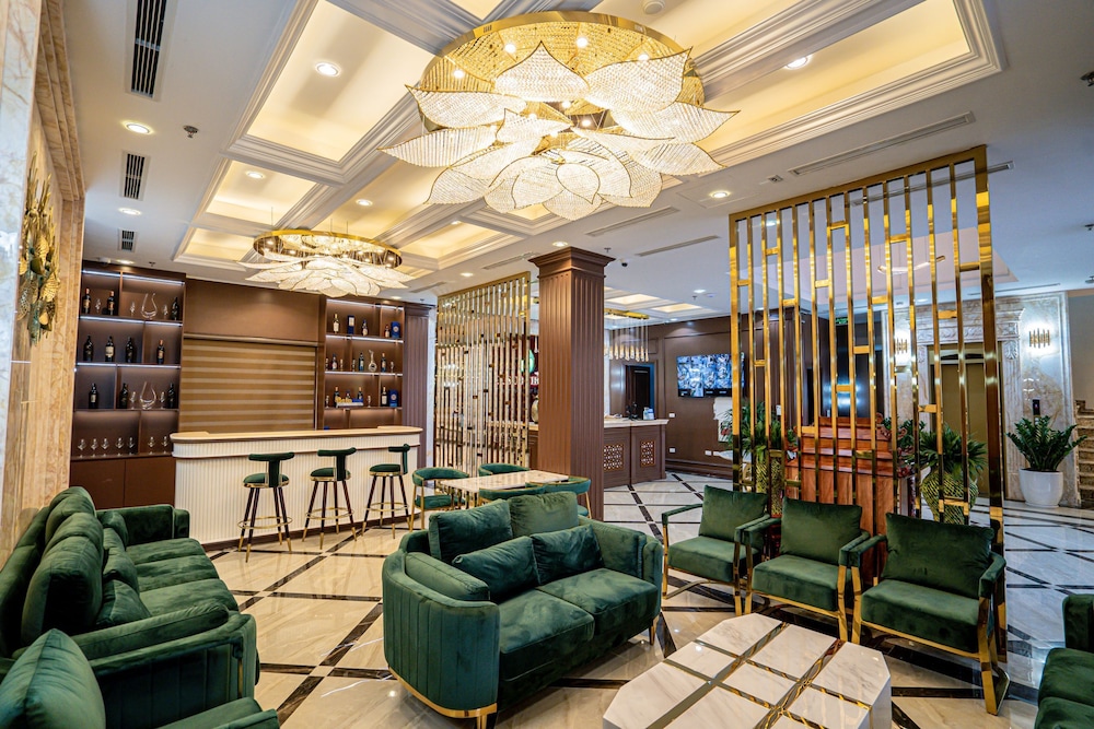 Luxury Hotel — hotel in Van Giang