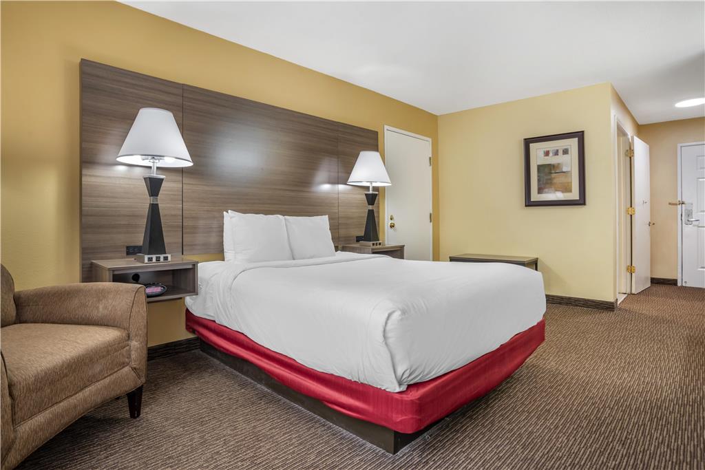 Best Western Plus Bessemer Hotel & Suites - photo 36