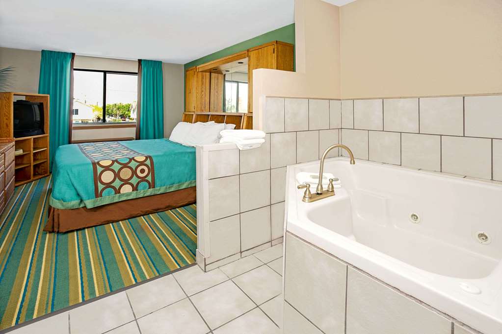 Super 8 by Wyndham Denver Stapleton - photo 12
