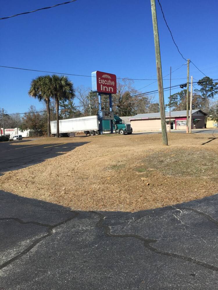 Executive Inn Marianna - photo 22