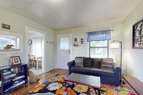 Oceanfront Elk Home Steps to Beach & Pet Friendly — 4-Star Luxury Hotel in Elk City, United States