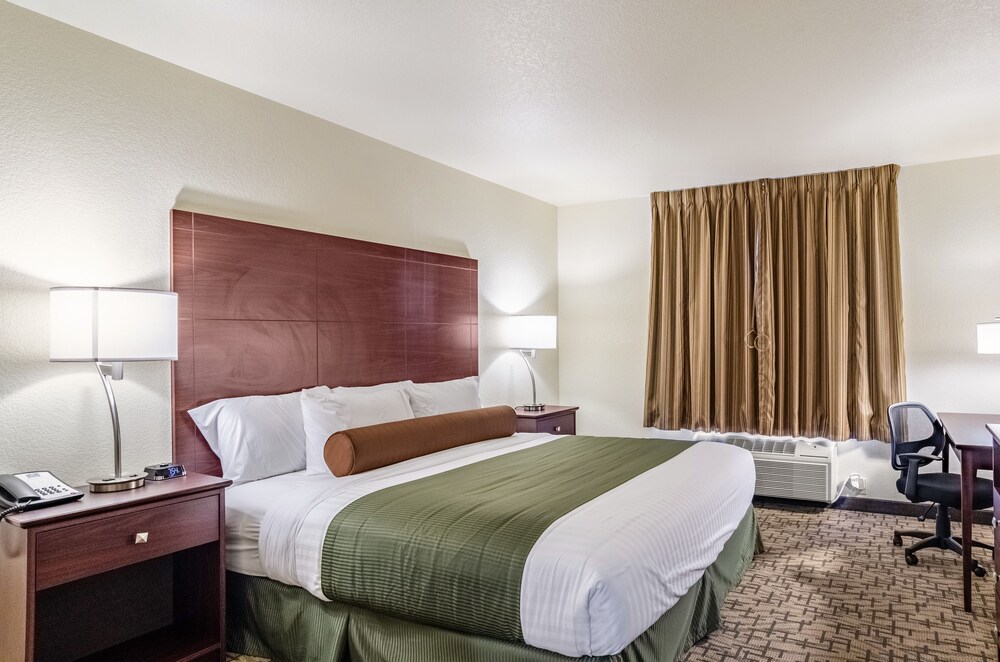 Cobblestone Hotel & Suites Victor - photo 13