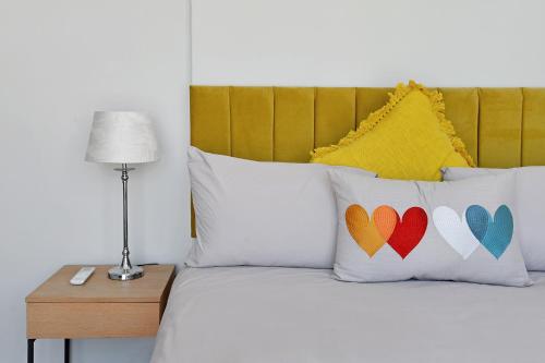 Leila City Centre Apartment stunning Mountain & City Views