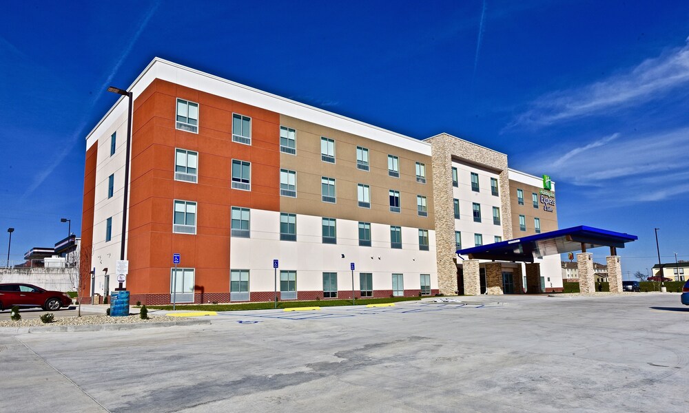 Holiday Inn Express & Suites Perryville by IHG - photo 53
