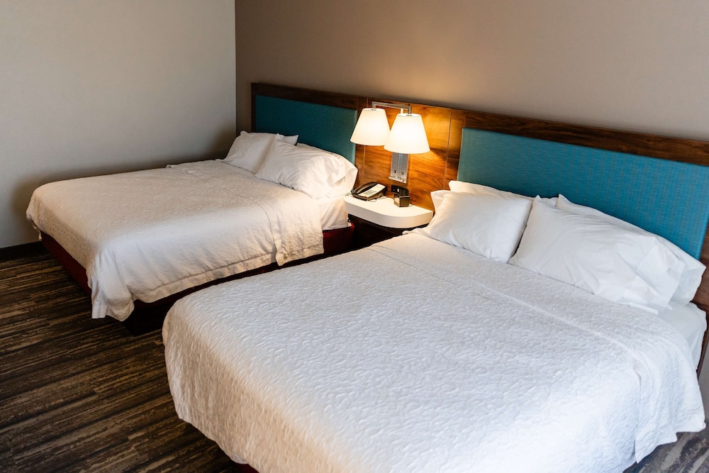 Hampton Inn & Suites Scottsbluff Conference Center - photo 17