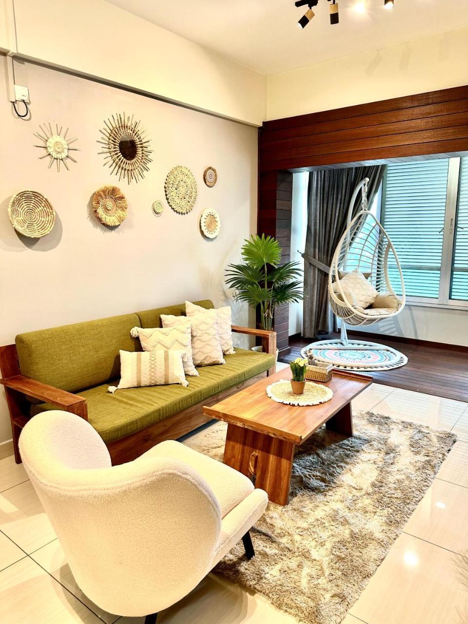 Hot Sunny Nest Retreat 3BR suite Austin Height 5 10pax — 4-Star Luxury Hotel in Johor Bahru, Malaysia
