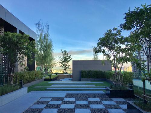 Pool View Two bedrooms Sukhumvit