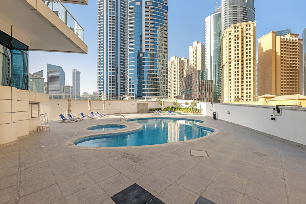 Waves Charming Apt With Balcony Minutes From The Beach — 4-Star Luxury Hotel in Dubai, United Arab Emirates