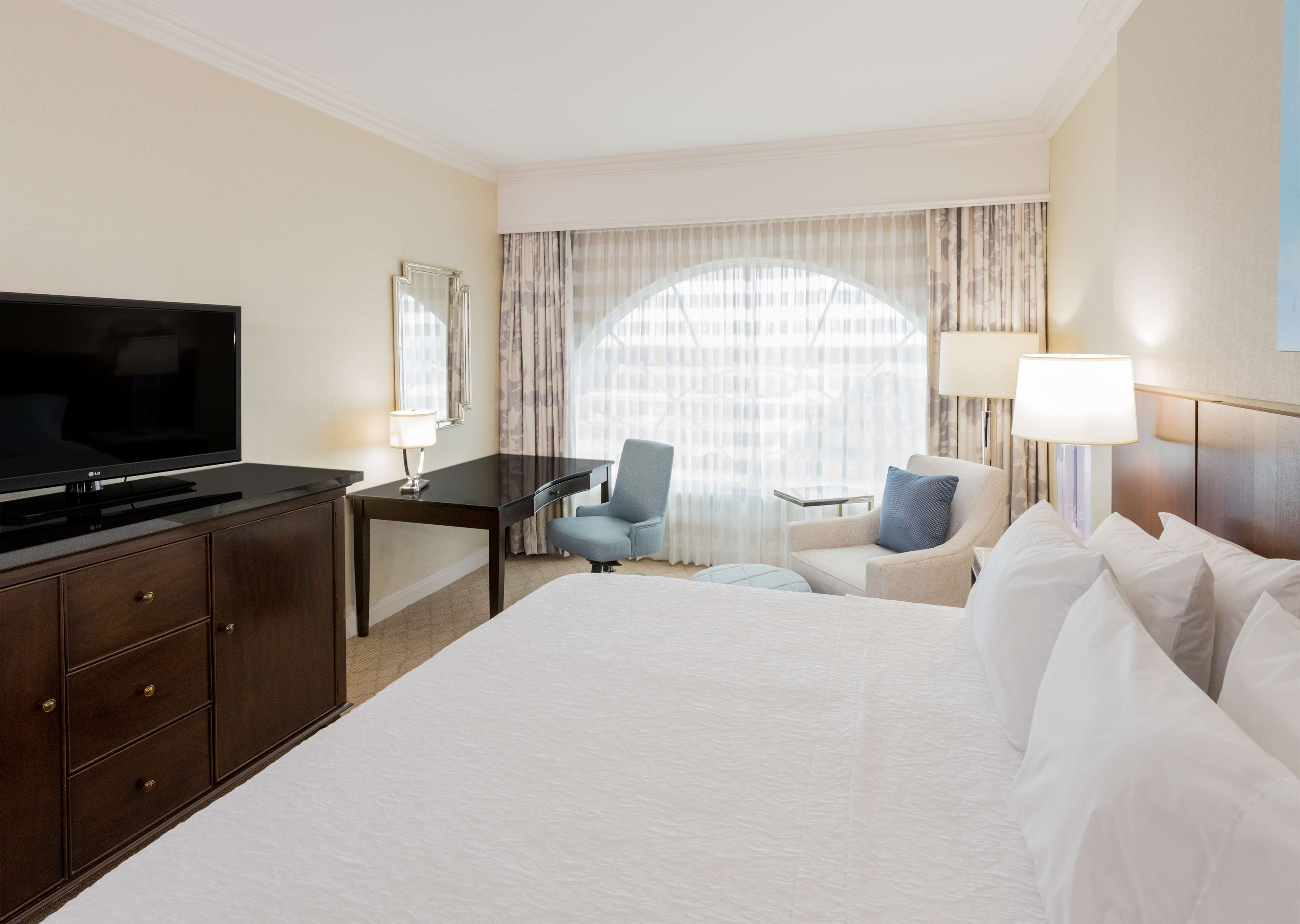 Hampton Inn & Suites Charlotte SouthPark at Phillips Place - photo 47