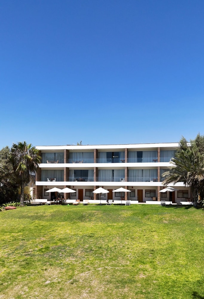 Hotel El Condor — Paracas