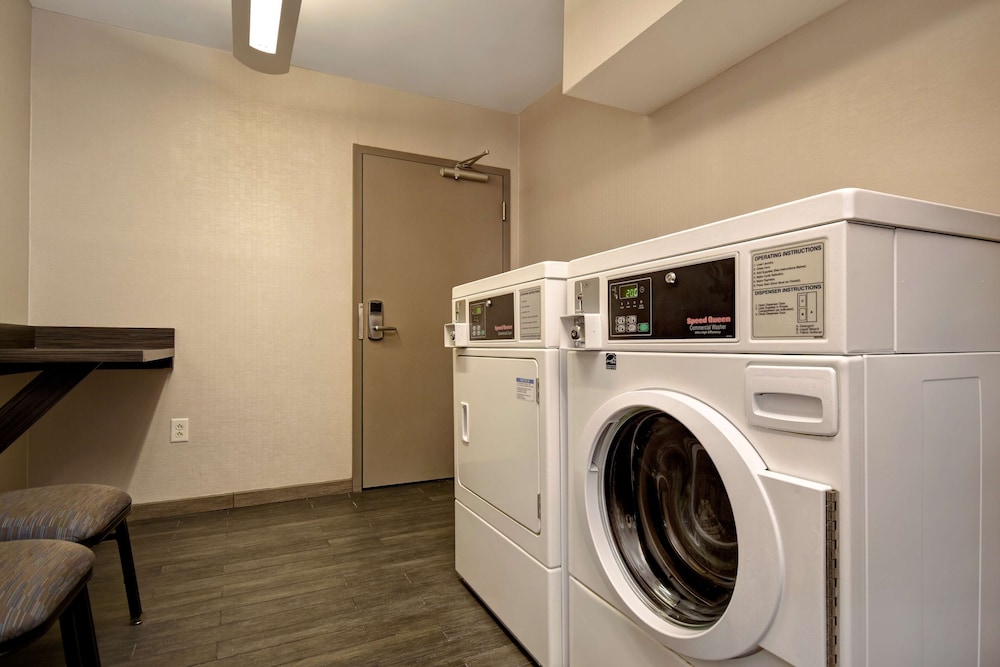 Hampton Inn & Suites Columbia South Fort Meade Area - photo 47