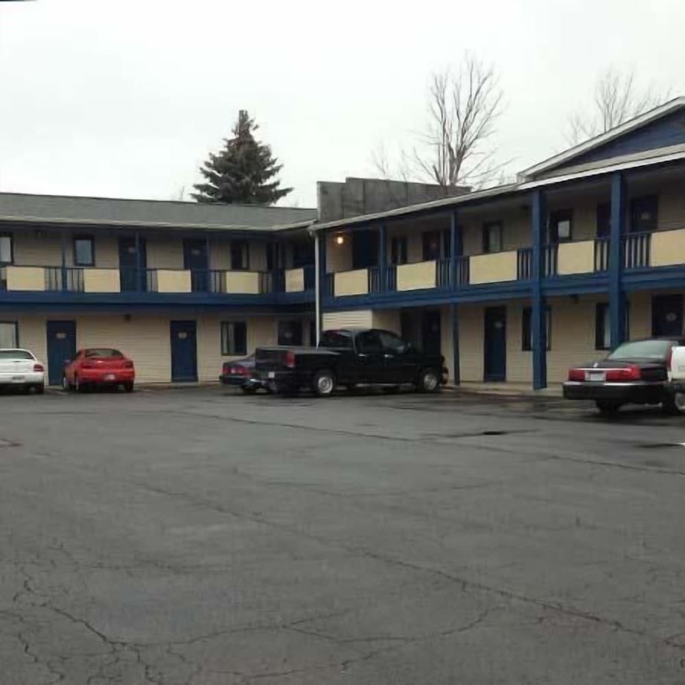 Cadet Motor Inn - featured photo