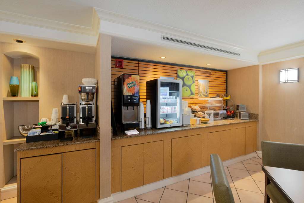 La Quinta Inn by Wyndham Cheyenne - photo 42