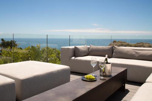 Premium Cape Camps Bay Lodge — 4-Star Luxury Hotel in Cape Town, South Africa