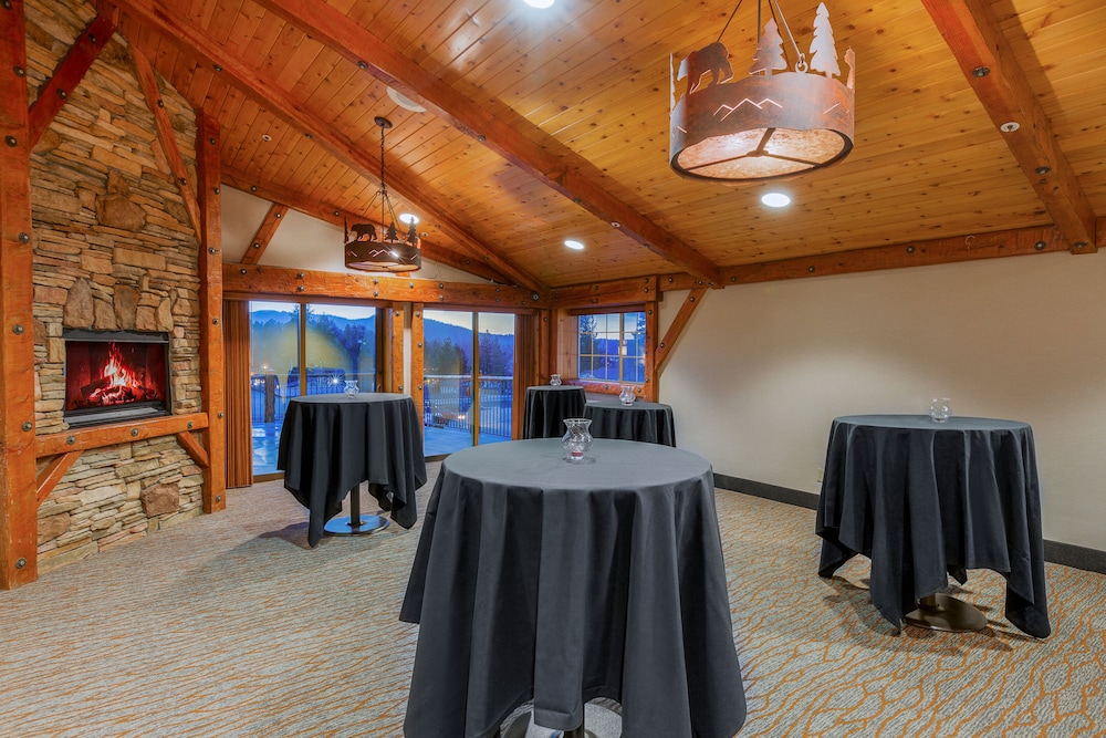 Holiday Inn Resort The Lodge At Big Bear Lake by IHG - photo 59