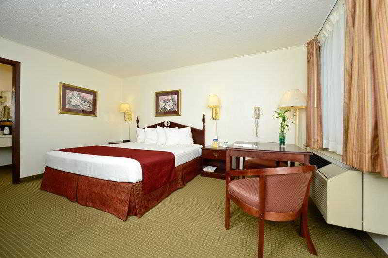 Village Inn of Hardy - photo 4