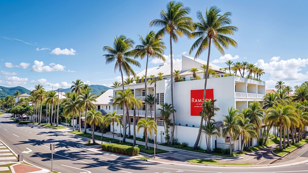 Ramada By Wyndham Cairns City Centre — Cairns