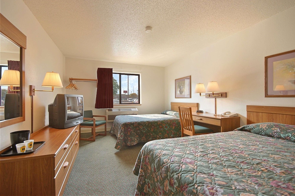 Super 8 by Wyndham Hammond North - photo 11