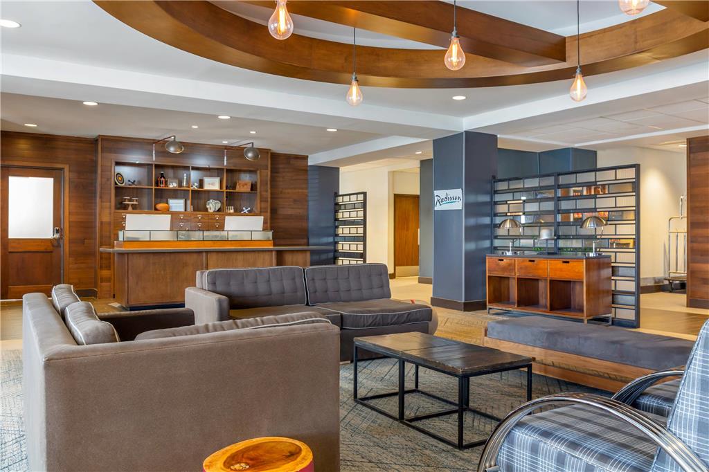 Radisson Hotel Detroit Metro Airport - photo 11