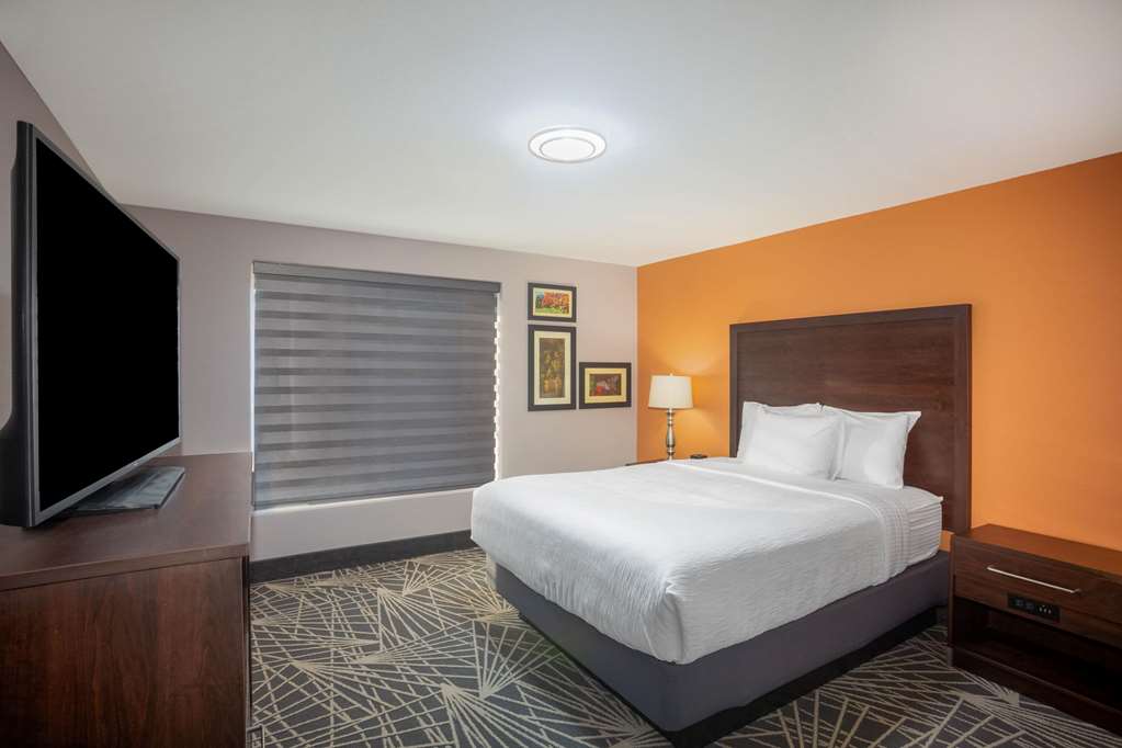 La Quinta Inn & Suites by Wyndham Branson - photo 26