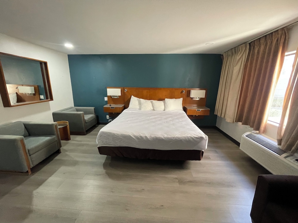 Portside Inn & Suites - photo 14