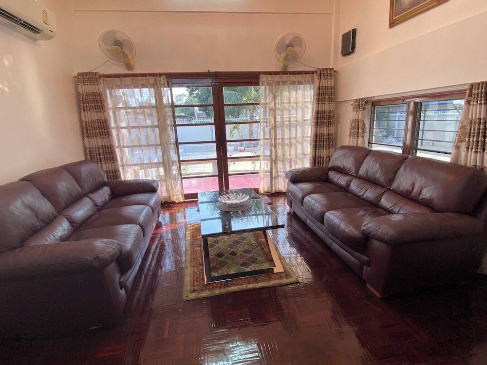 Beautiful 2 Story Newly Renovated Bungalow House