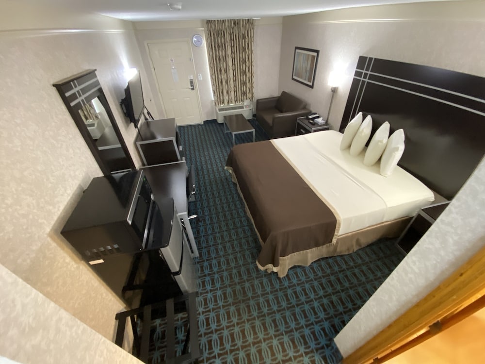 Deluxe Inn Fayetteville I 95 Exit 49 - photo 25