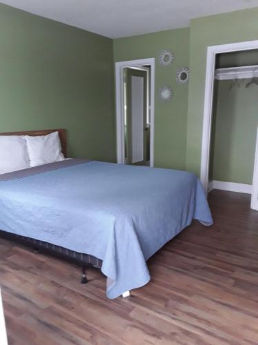Eddy's Motel - photo 22