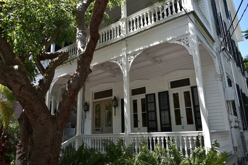 Simonton Court Historic Inn & Cottages - photo 250