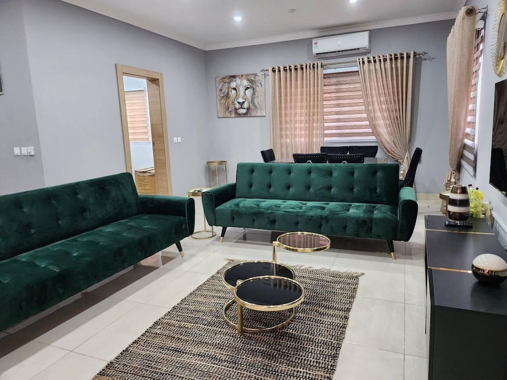 Spacious Luxury 3bed Hse in Tema Netflix Wi fi in Tema, Ghana