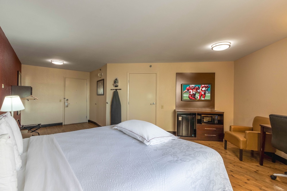 Red Roof Inn Plus El Paso East - photo 20