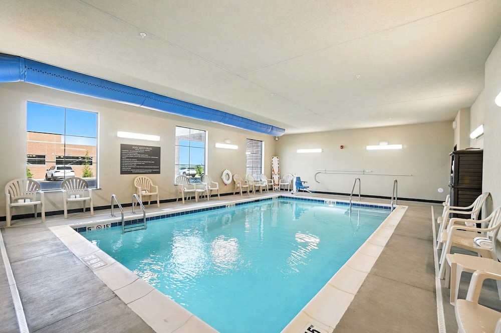 Cobblestone Hotel & Suites Bellefontaine - photo 61