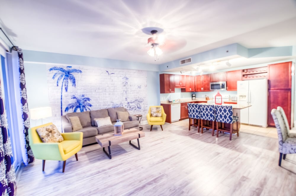 Laketown Wharf Resort by Aneliya's Rentals - photo 410
