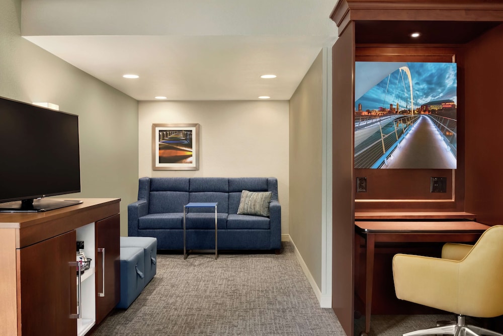 Hampton Inn West Des Moines Lake Drive - photo 14