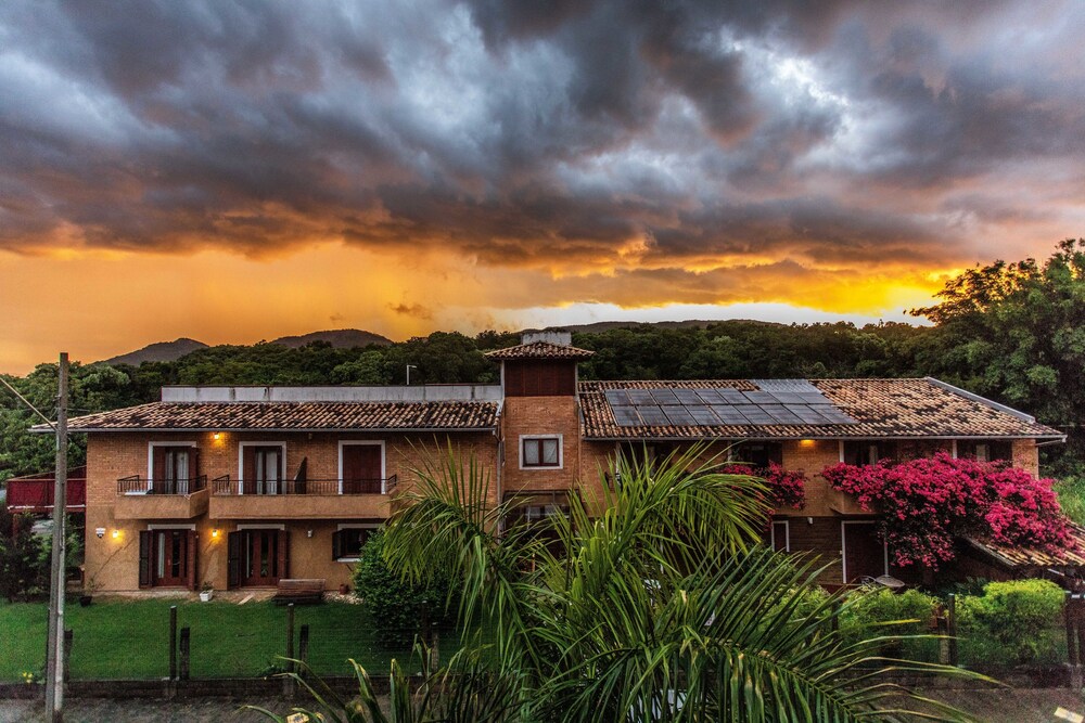 Pousada Casa da Lagoa - last minute hotel in Florianopolis