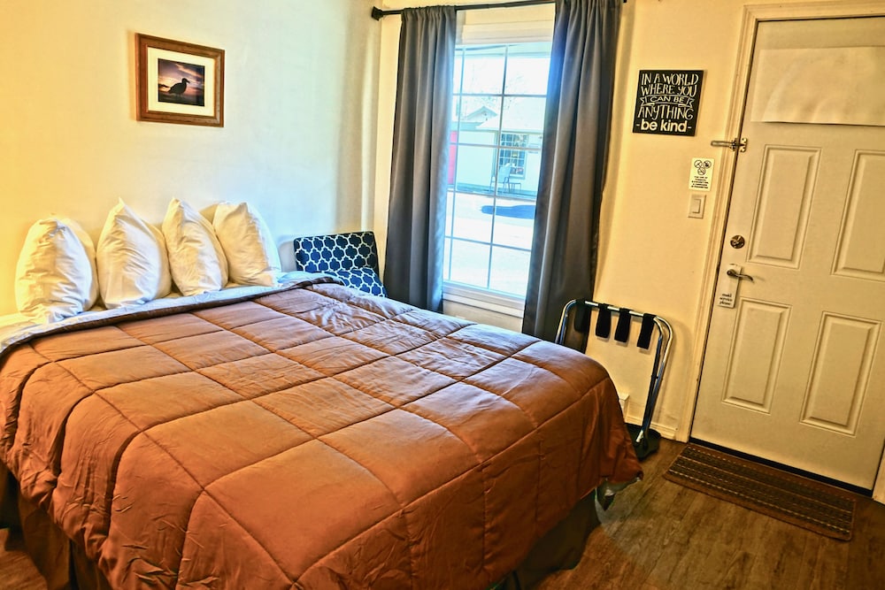 Arbor Inn Motel Oakridge - photo 22