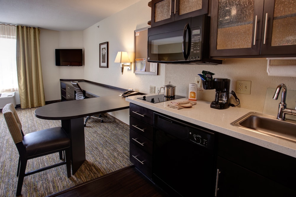 Candlewood Suites Manhattan by IHG - photo 11