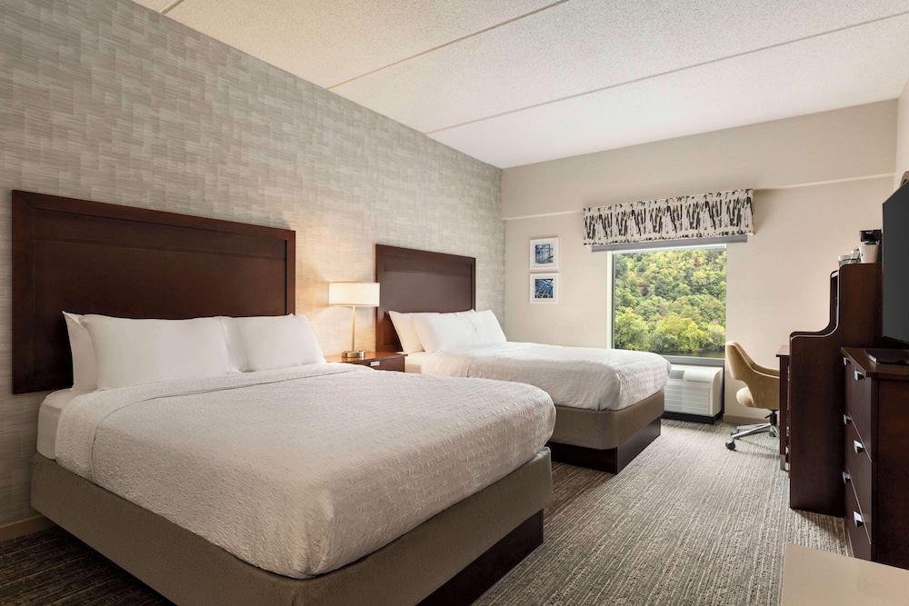 Hampton Inn & Suites Pittsburgh Waterfront West Homestead - photo 9