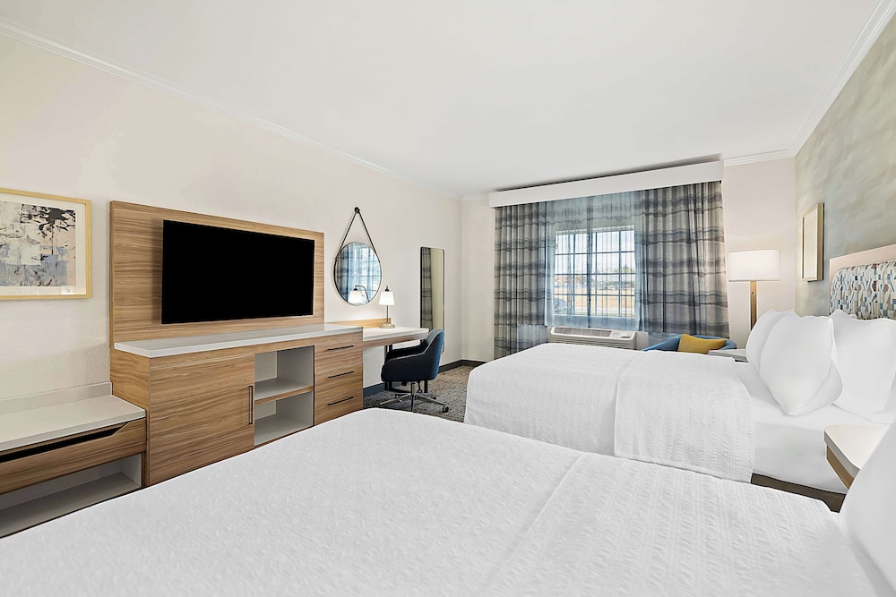 Hampton Inn Morgan Hill - photo 11
