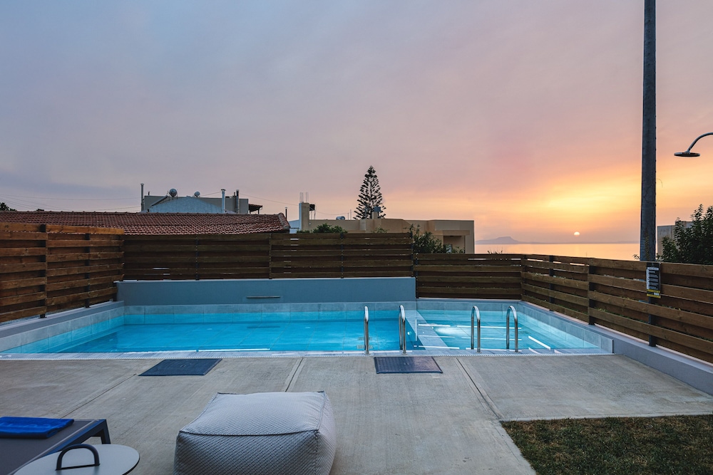 Iron Villas Crete — 4-Star Luxury Hotel in Rethymno, Greece