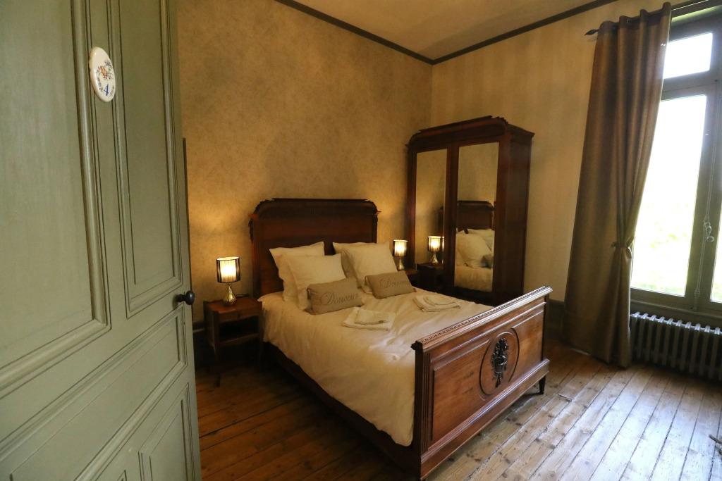 Domaine de Champ rose piscine chauffée couverte — hotel in Riberac
