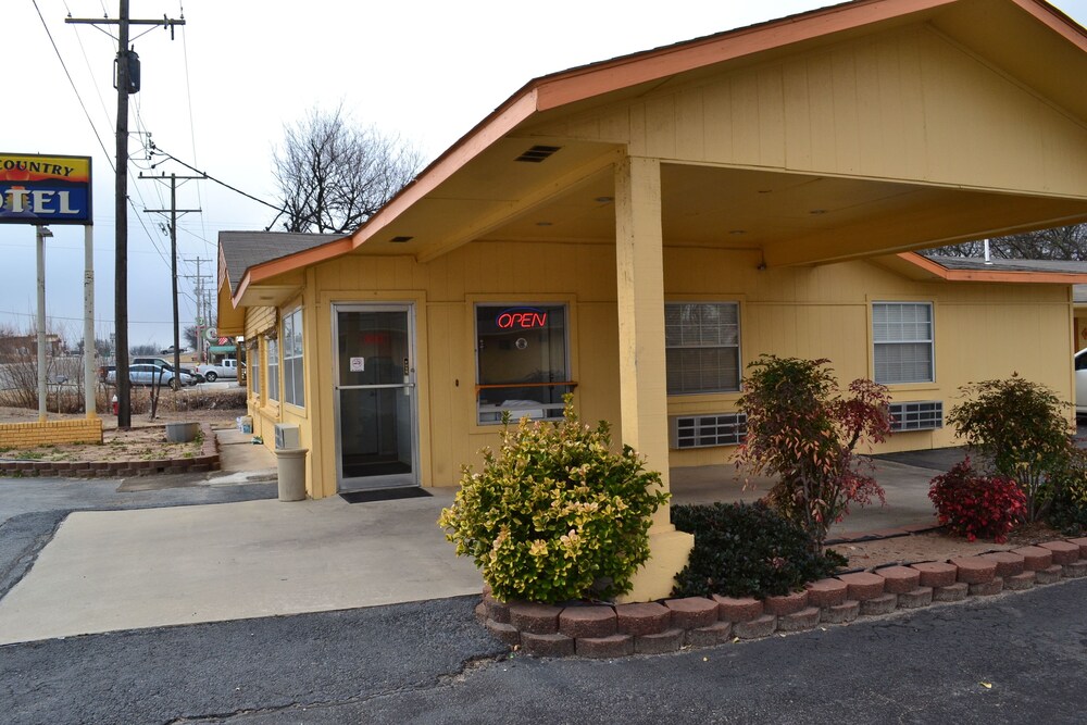 Lake Country Motel in Marietta, United States