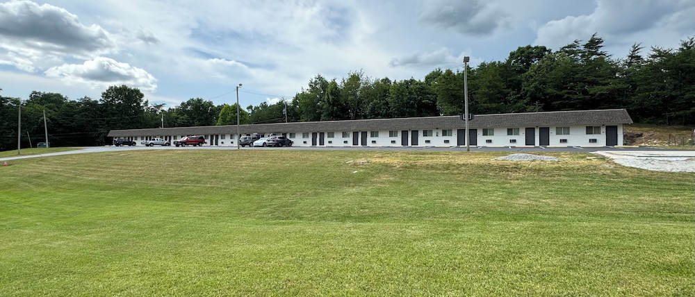 Economy Inn Crossville - photo 10