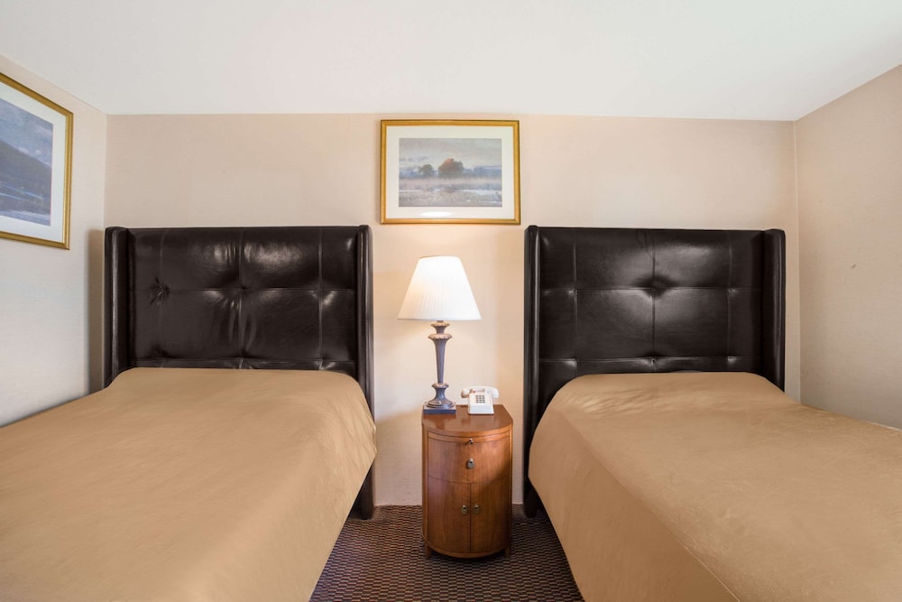 Knights Inn Endwell Binghamton - photo 6