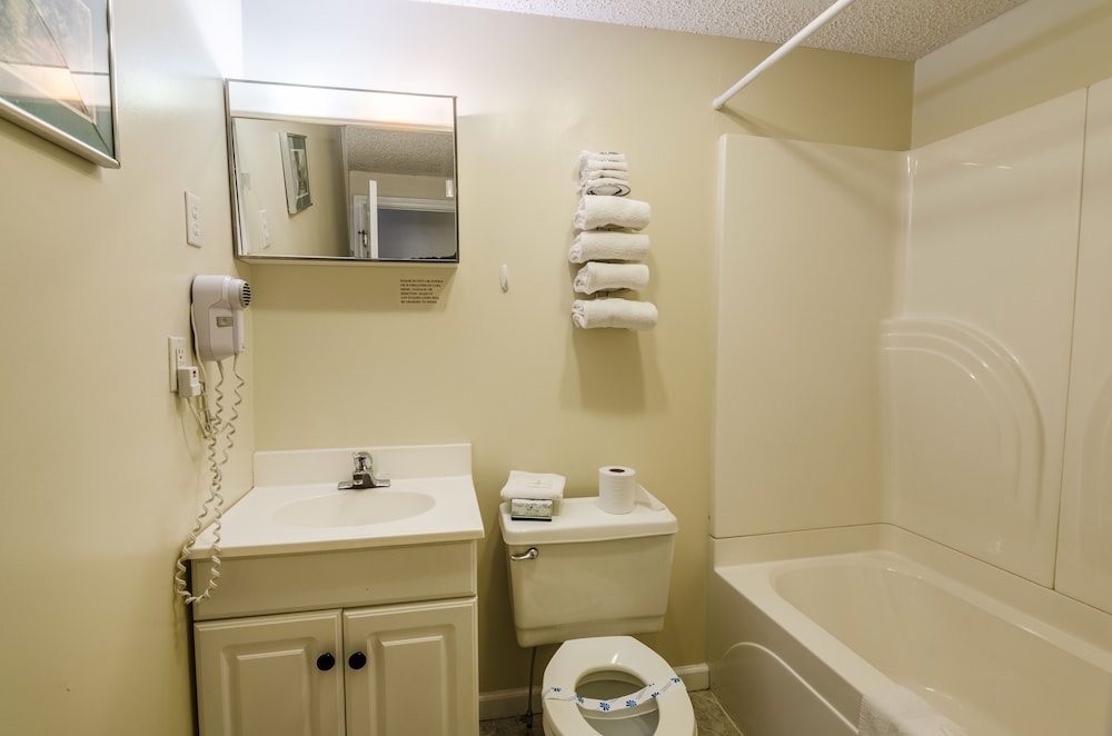 Highland Hills Motel and Cabins A Master Hosts Resort - photo 39