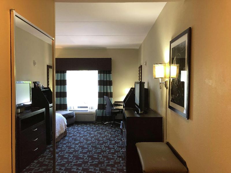 Hampton Inn & Suites Nashville @ Opryland - photo 24