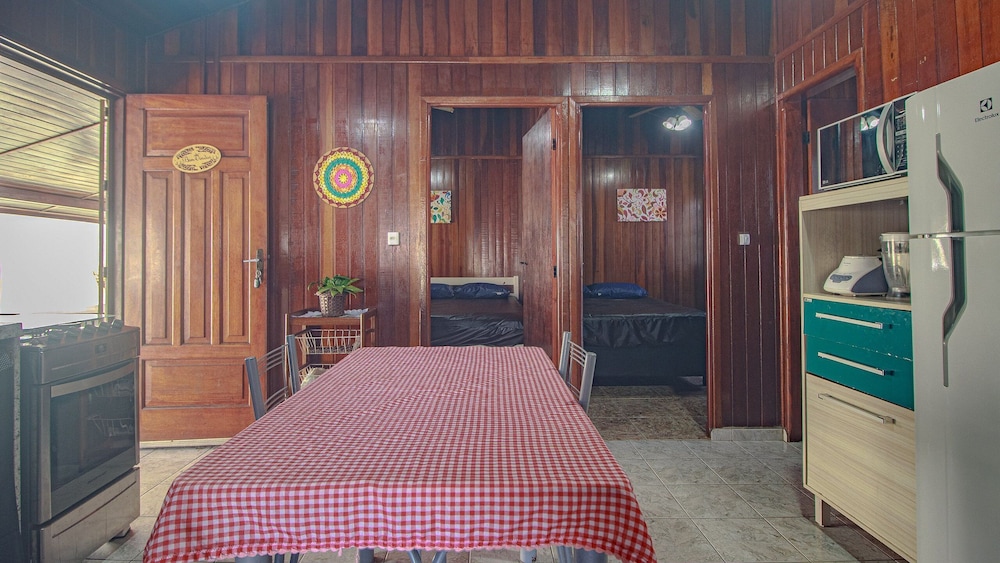 Piscina Aquecida SPA Bilhar Ar Cond Wi Fi in Itanhaem, Brasil