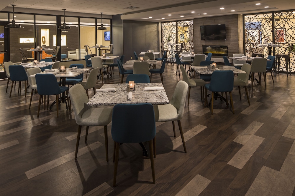 Crowne Plaza Suites Pittsburgh South by IHG - photo 36